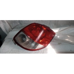 TOYOTA MATRIX LAMPA PRAWY TYŁ