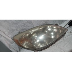TOYOTA MATRIX LAMPA PRZÓD...