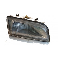 VOLVO V40 LAMPA PRZÓD PRAWA